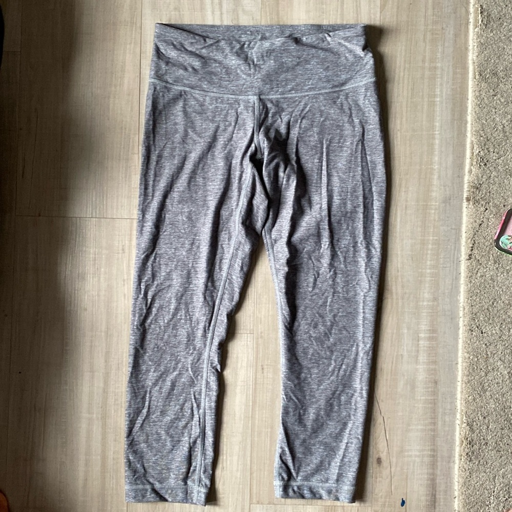 Lululemon cropped leggings in textured grey
